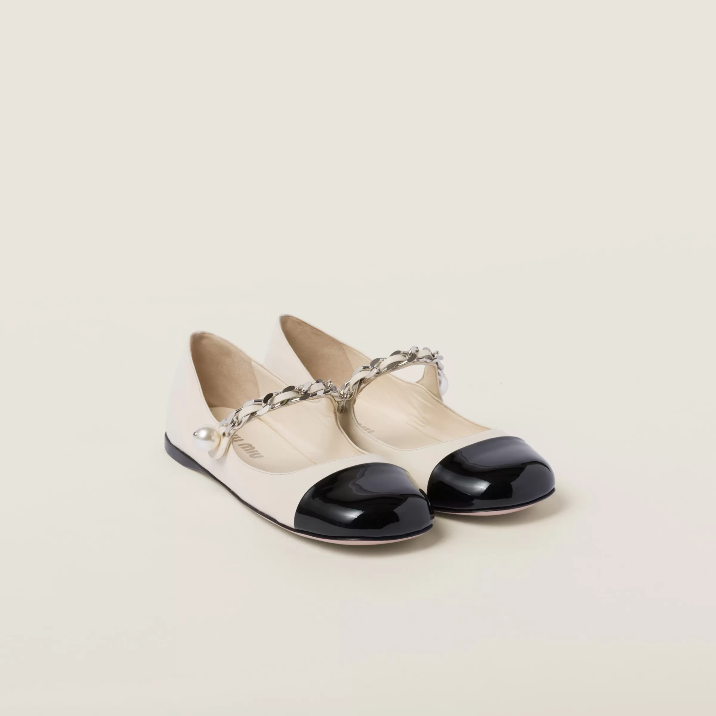 Miu Miu Ballerine in pelle Avorio/Nero Sale