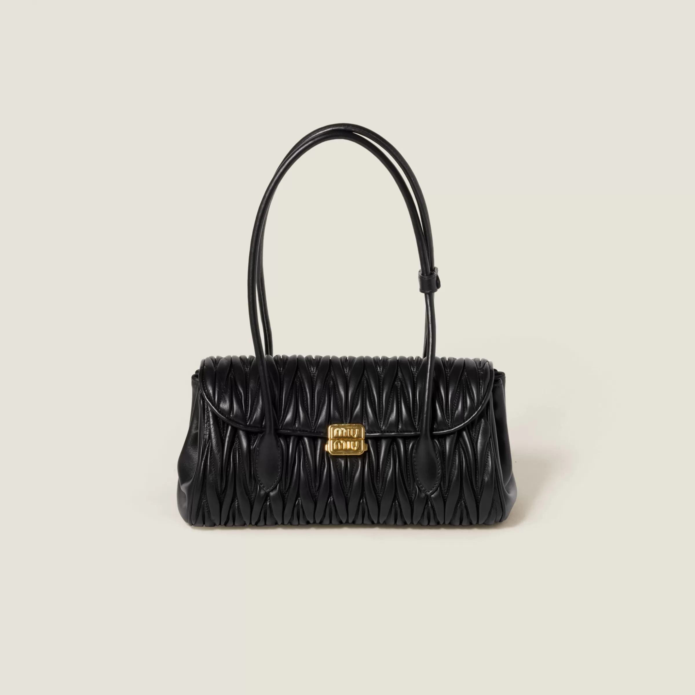 Miu Miu Borsa a spalla in nappa matelassé Nero Flash Sale