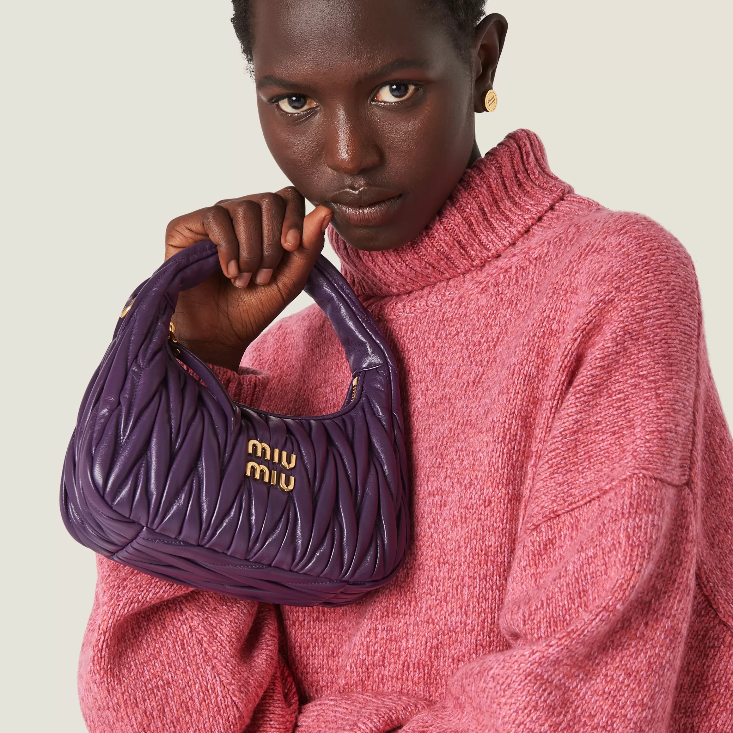 Miu Miu Borsa hobo Wander in nappa matelassé Viola Flash Sale