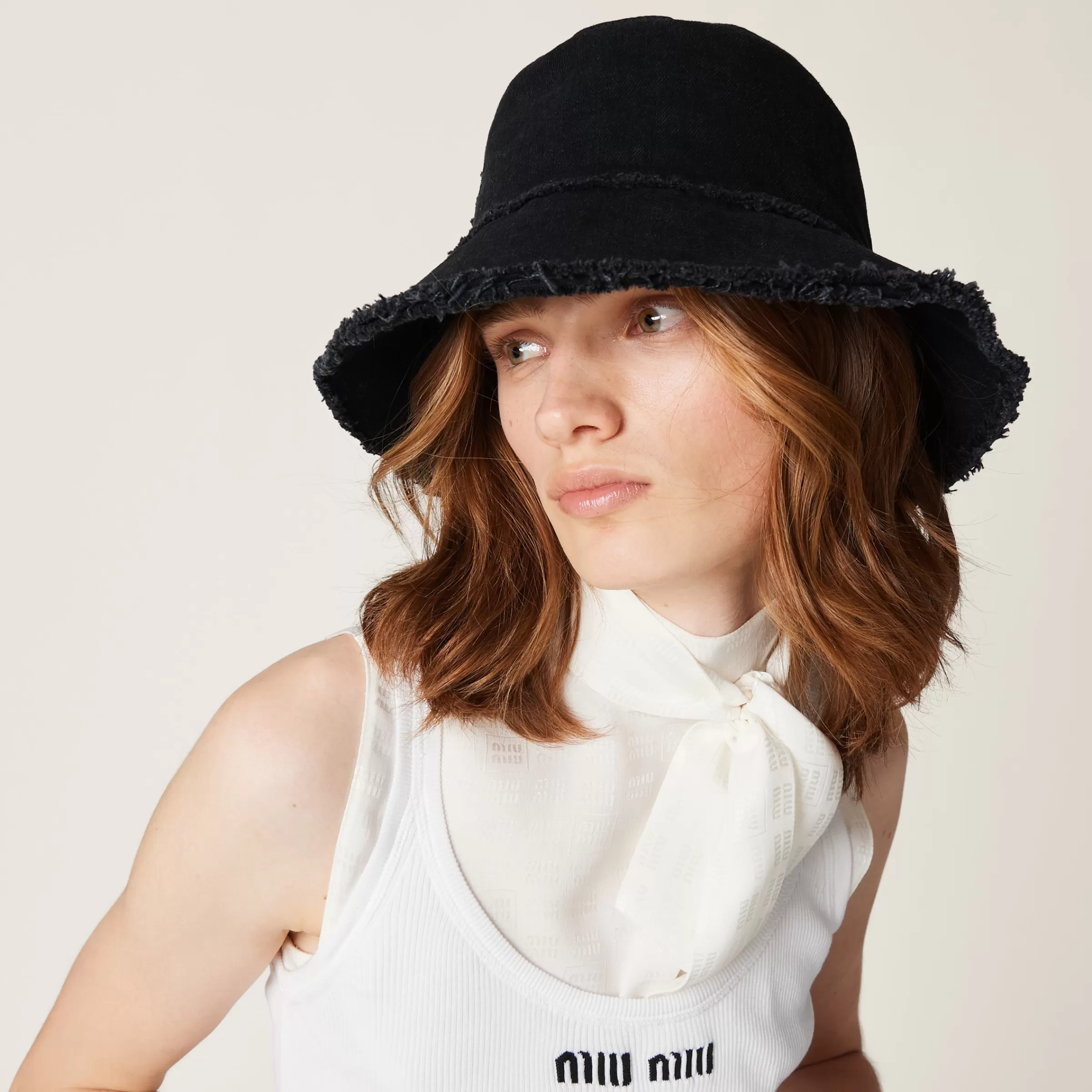 Miu Miu Cappello da pescatore in denim Nero Discount