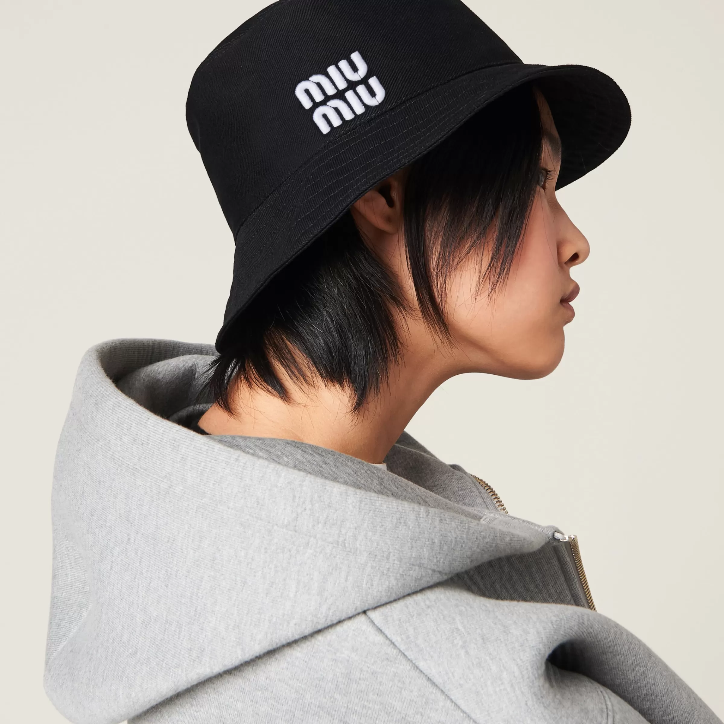 Miu Miu Cappello da pescatore in Drill Nero/Bianco Cheap