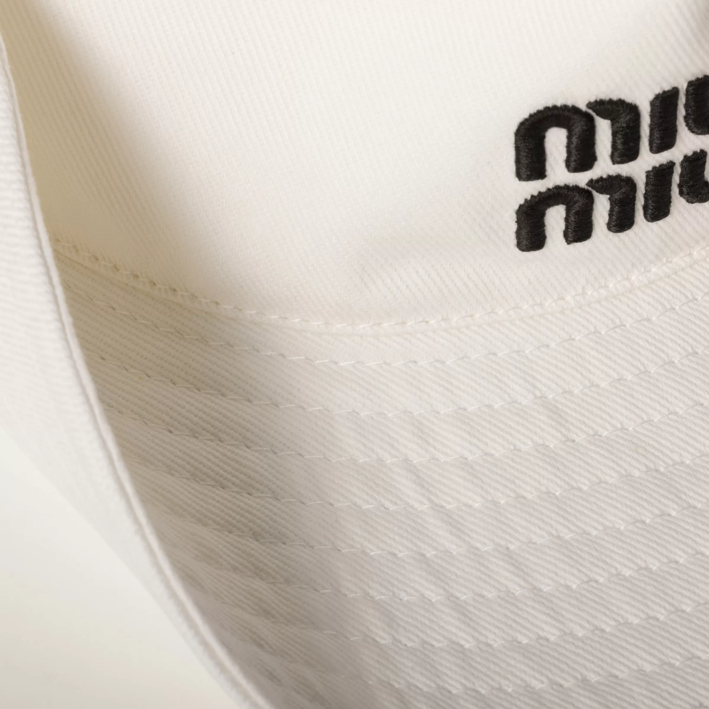 Miu Miu Cappello in drill Bianco/Nero Online