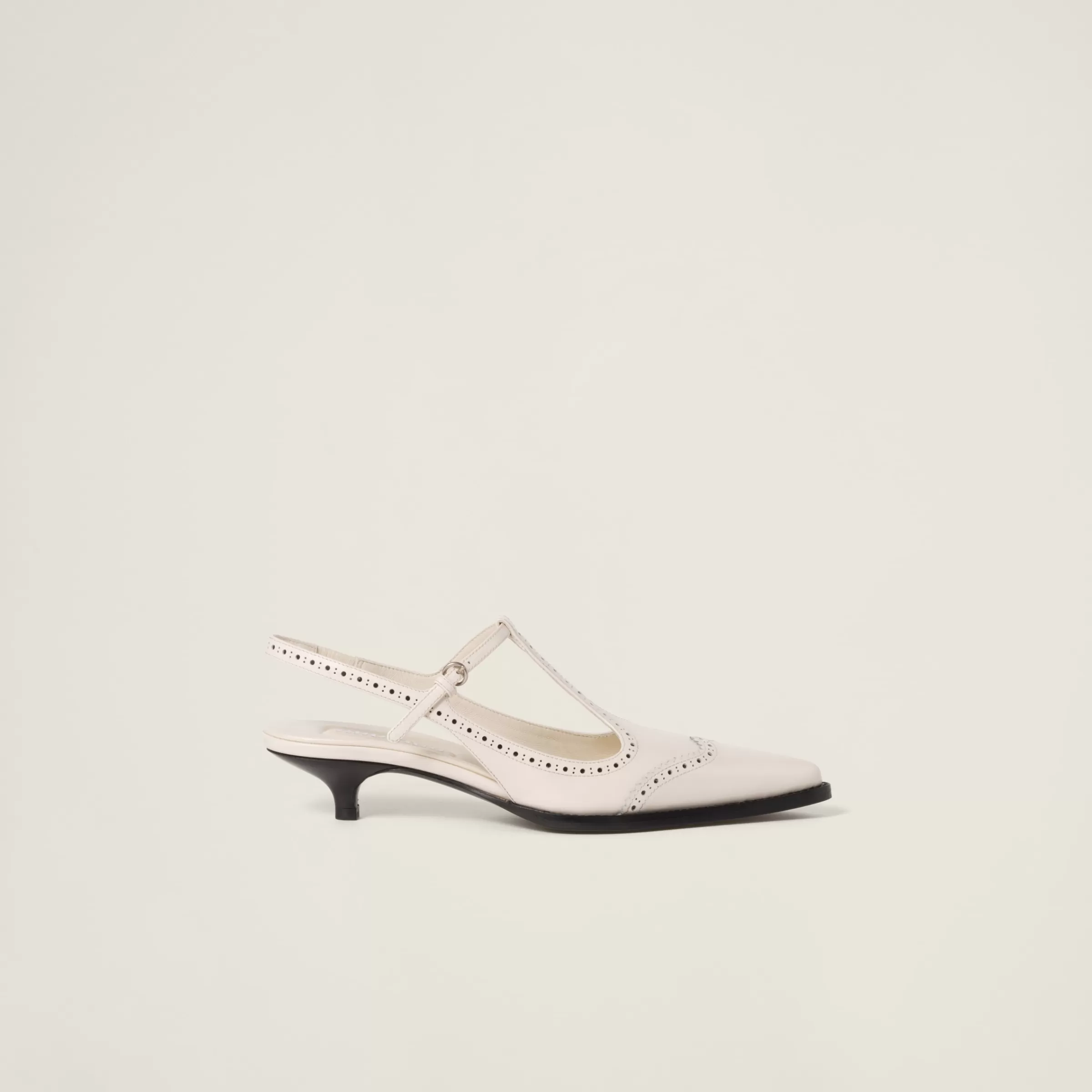 Miu Miu Décolleté Brogue in pelle spazzolata Avorio/Nero Shop