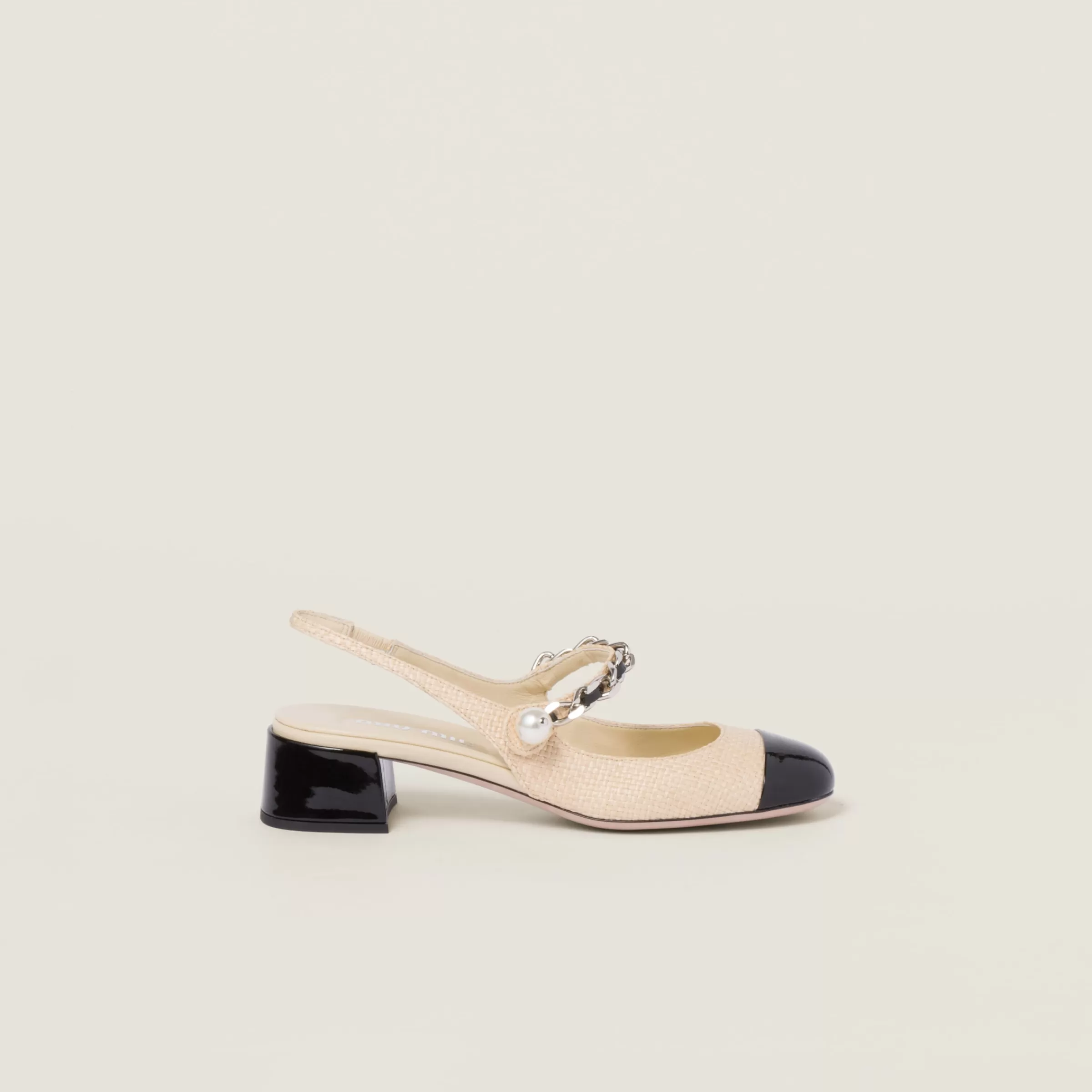 Miu Miu Décolleté slingback in rafia e vernice Naturale/Nero Hot