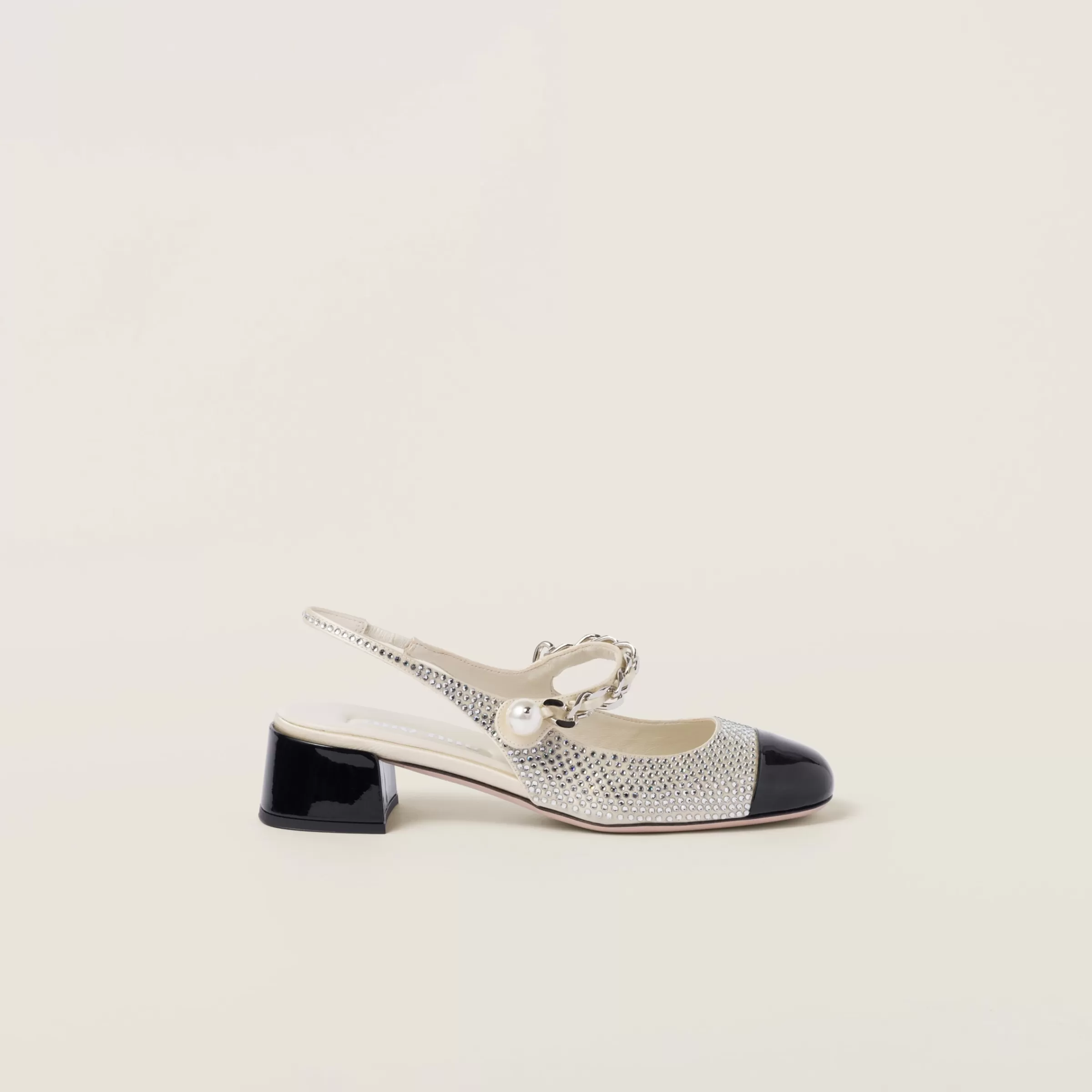 Miu Miu Décolleté slingback in raso e cristalli Avorio/Nero Store