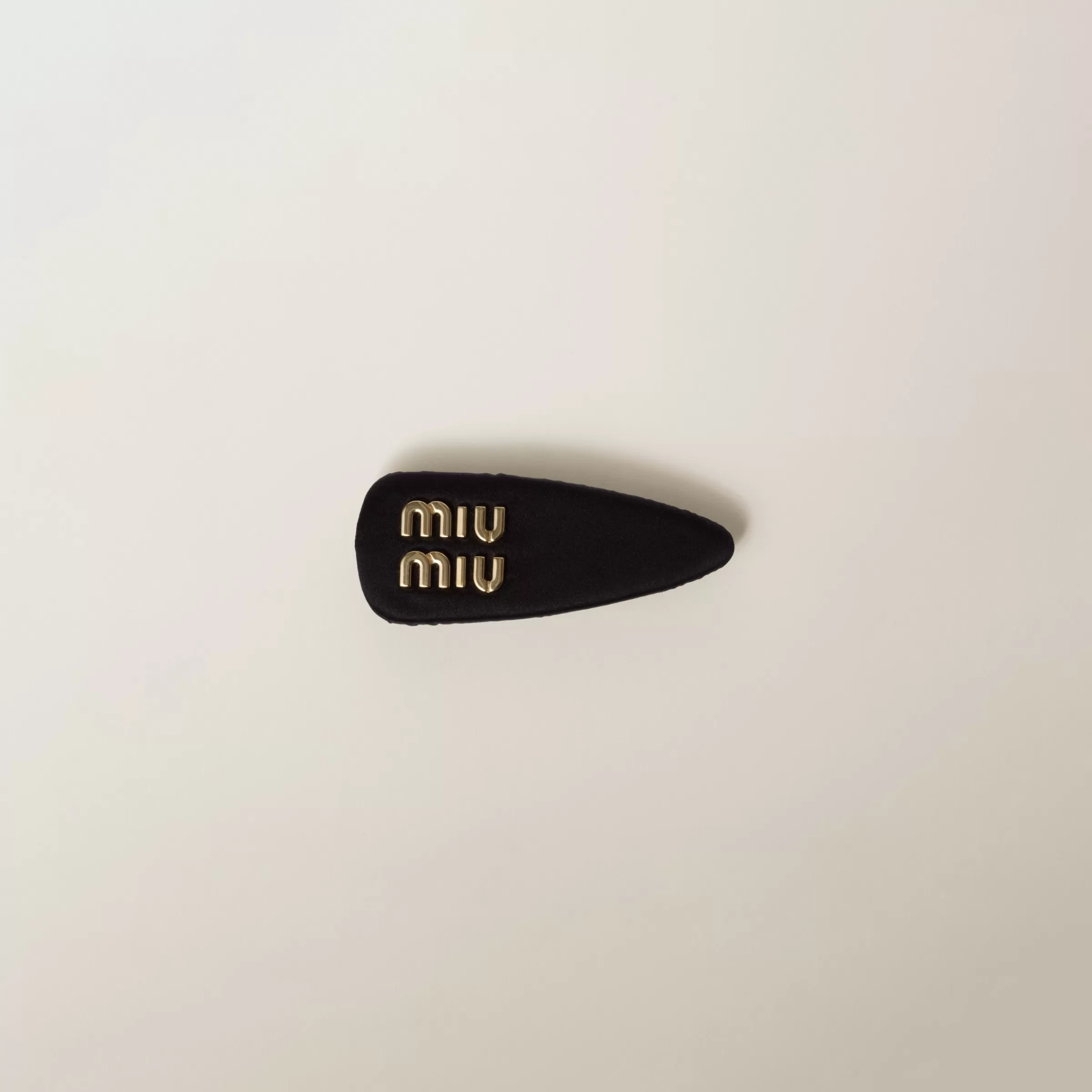 Miu Miu Fermaglio in velluto Nero Outlet