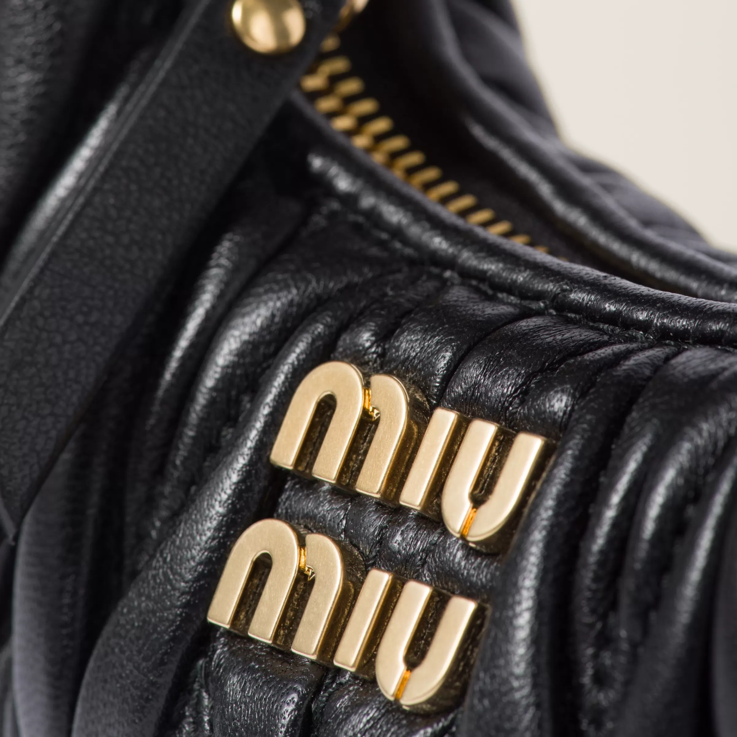 Miu Miu Micro borsa hobo Wander in nappa matelassé Nero New