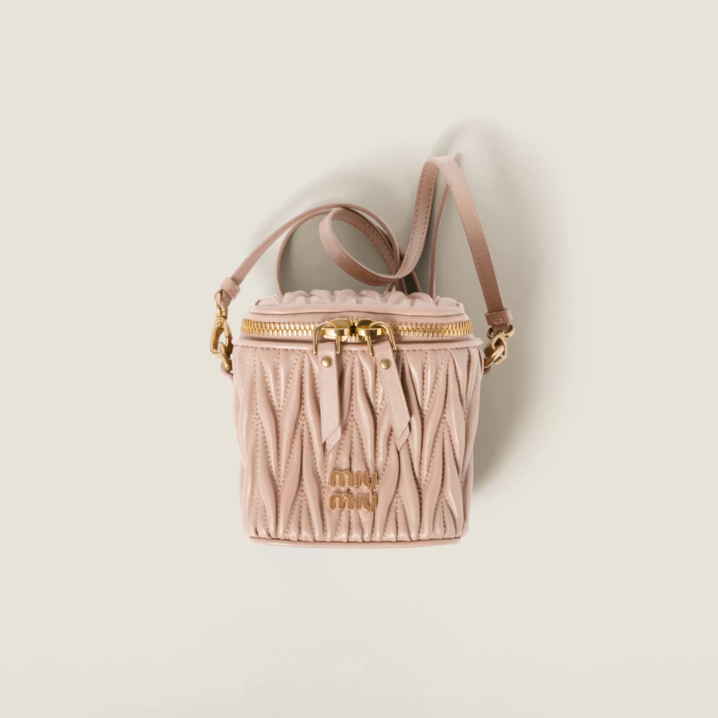 Miu Miu Micro borsa in nappa matelassé Cipria Store