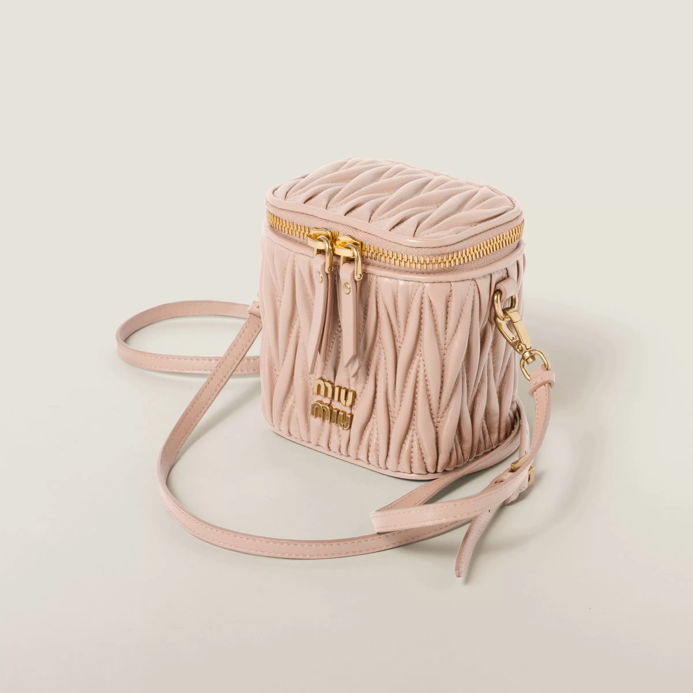 Miu Miu Micro borsa in nappa matelassé Cipria Store