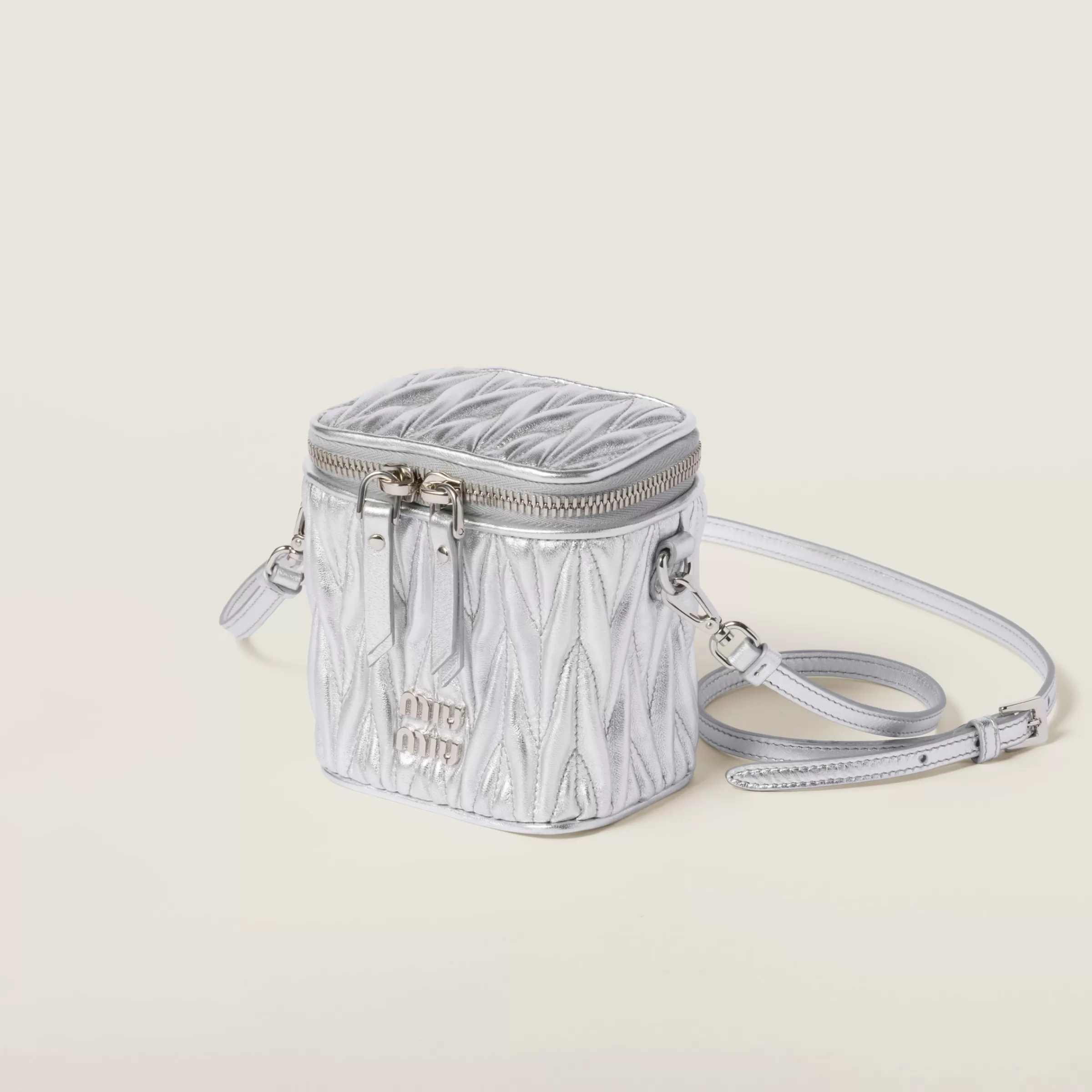 Miu Miu Micro borsa in nappa matelassé Argento Fashion