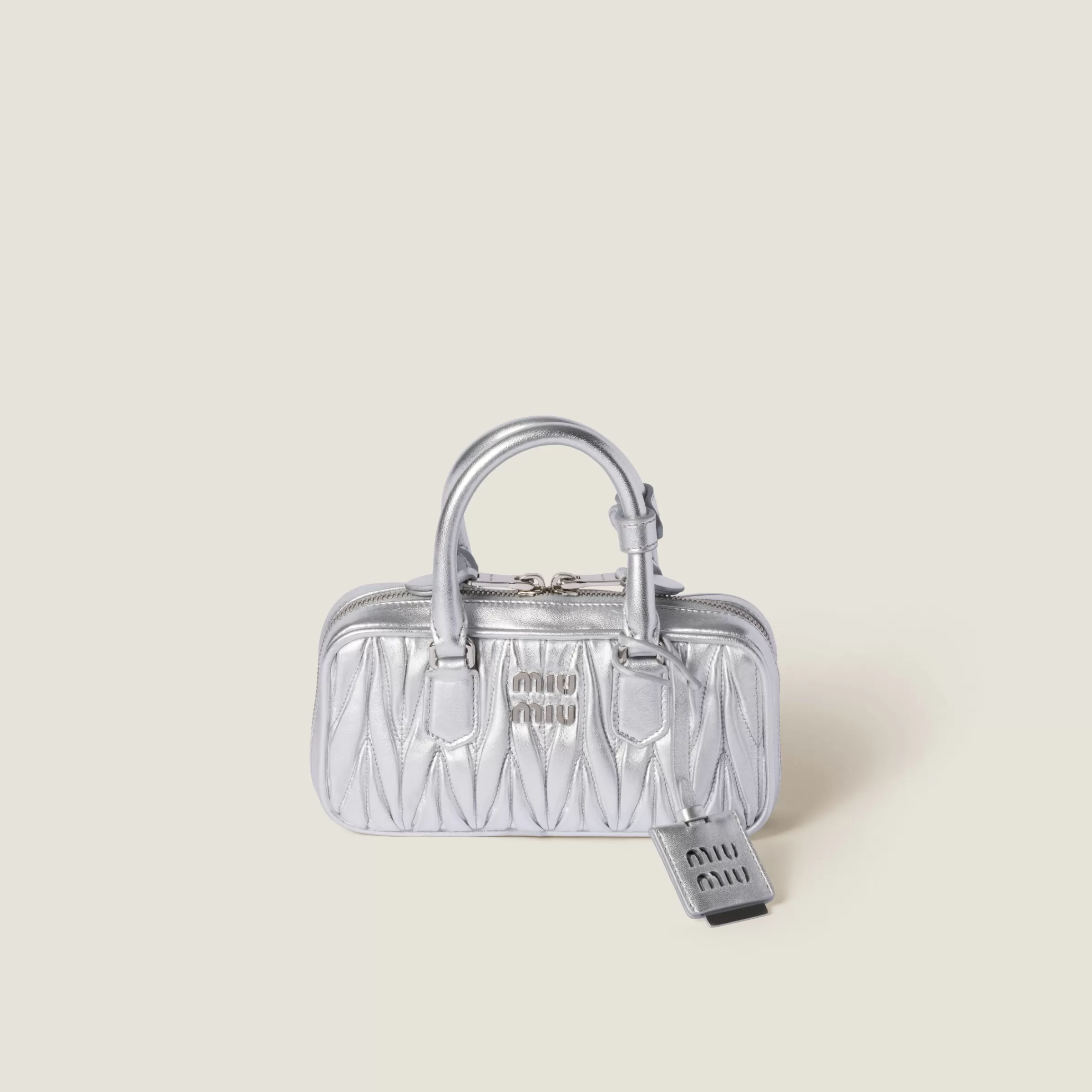 Miu Miu Mini borsa Arcadie in nappa matelassé Argento Flash Sale