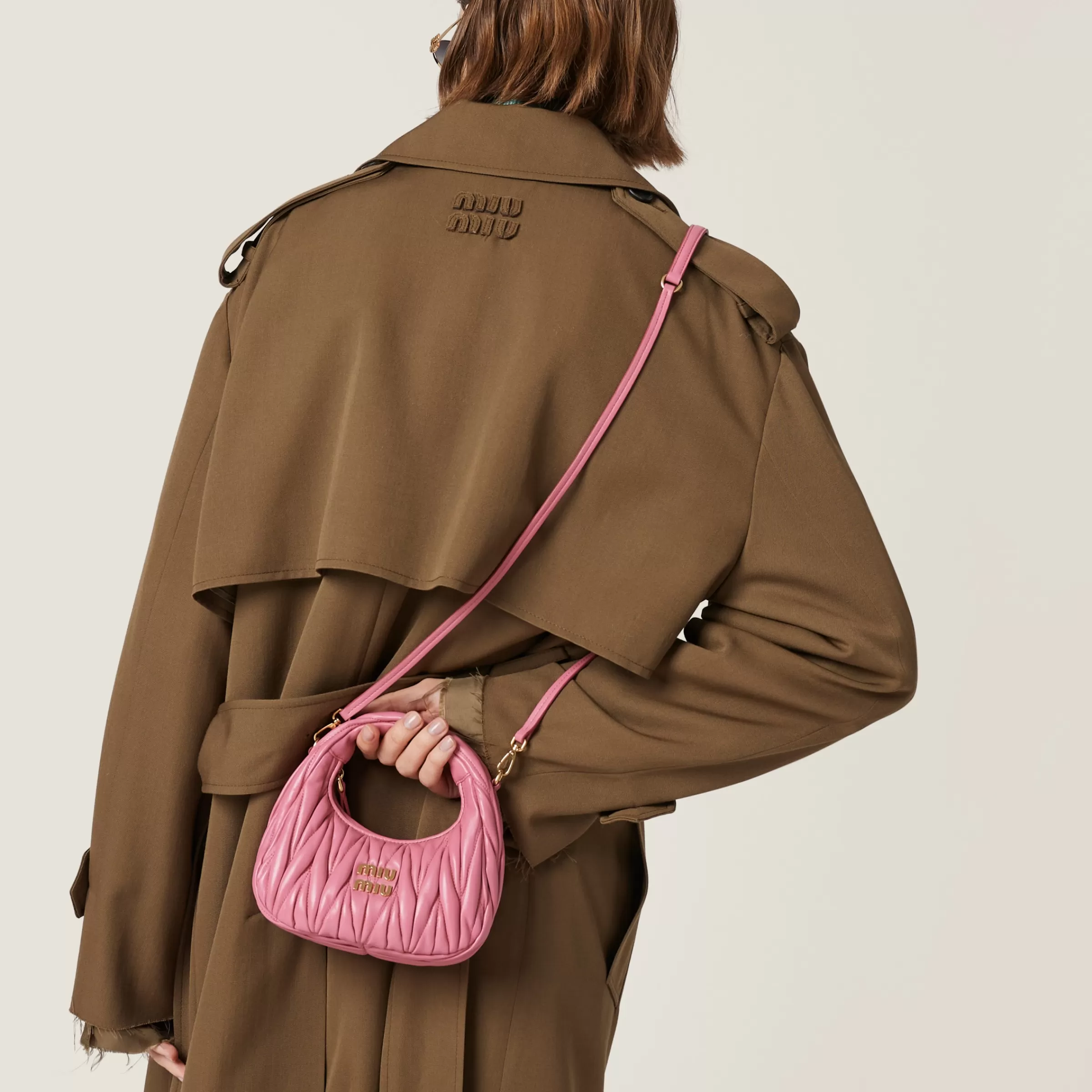 Miu Miu Mini borsa hobo Wander in nappa matelassé Begonia Cheap