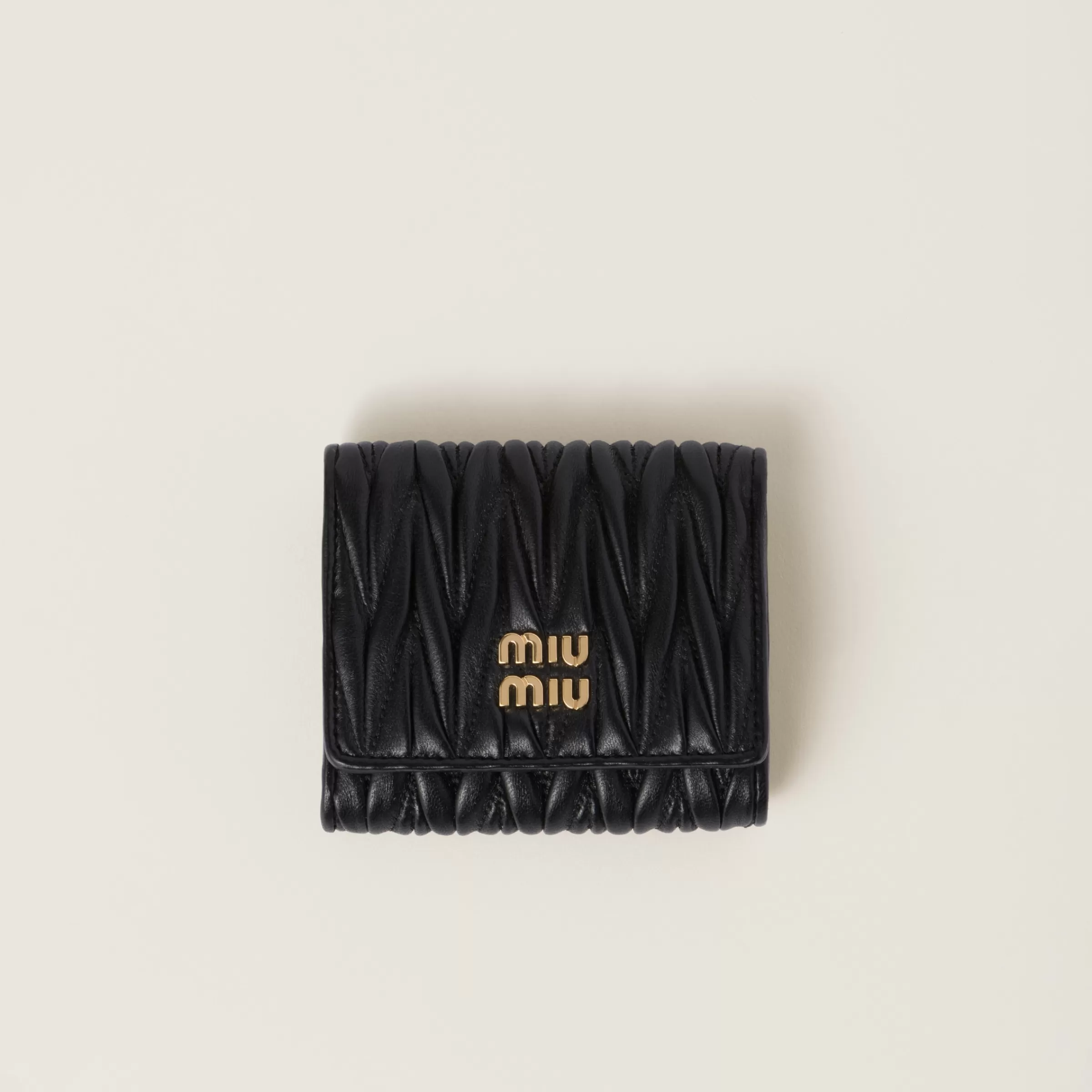 Miu Miu Portafoglio piccolo in nappa matelassé Nero Hot