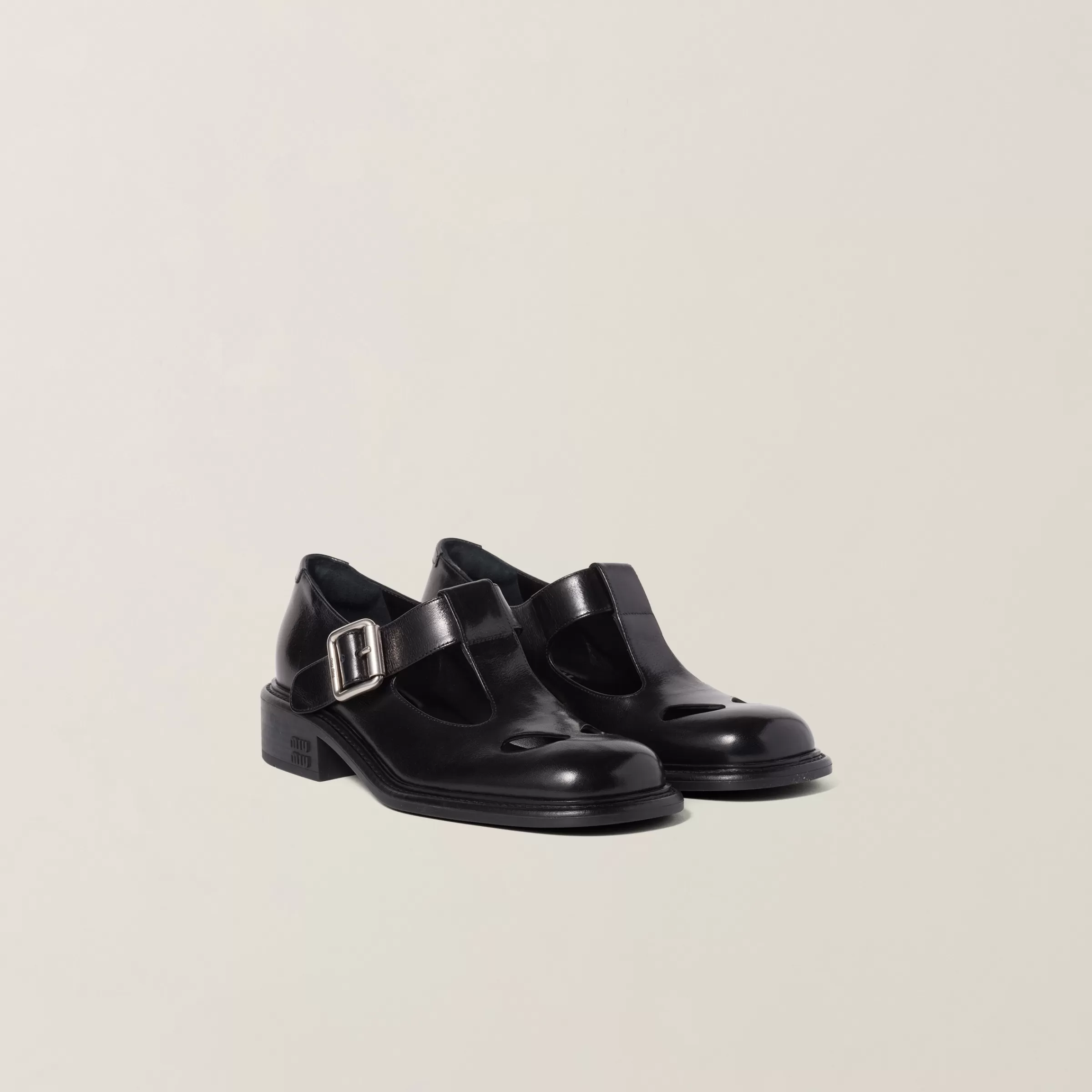 Miu Miu Scarpe t-bar in pelle Nero Clearance