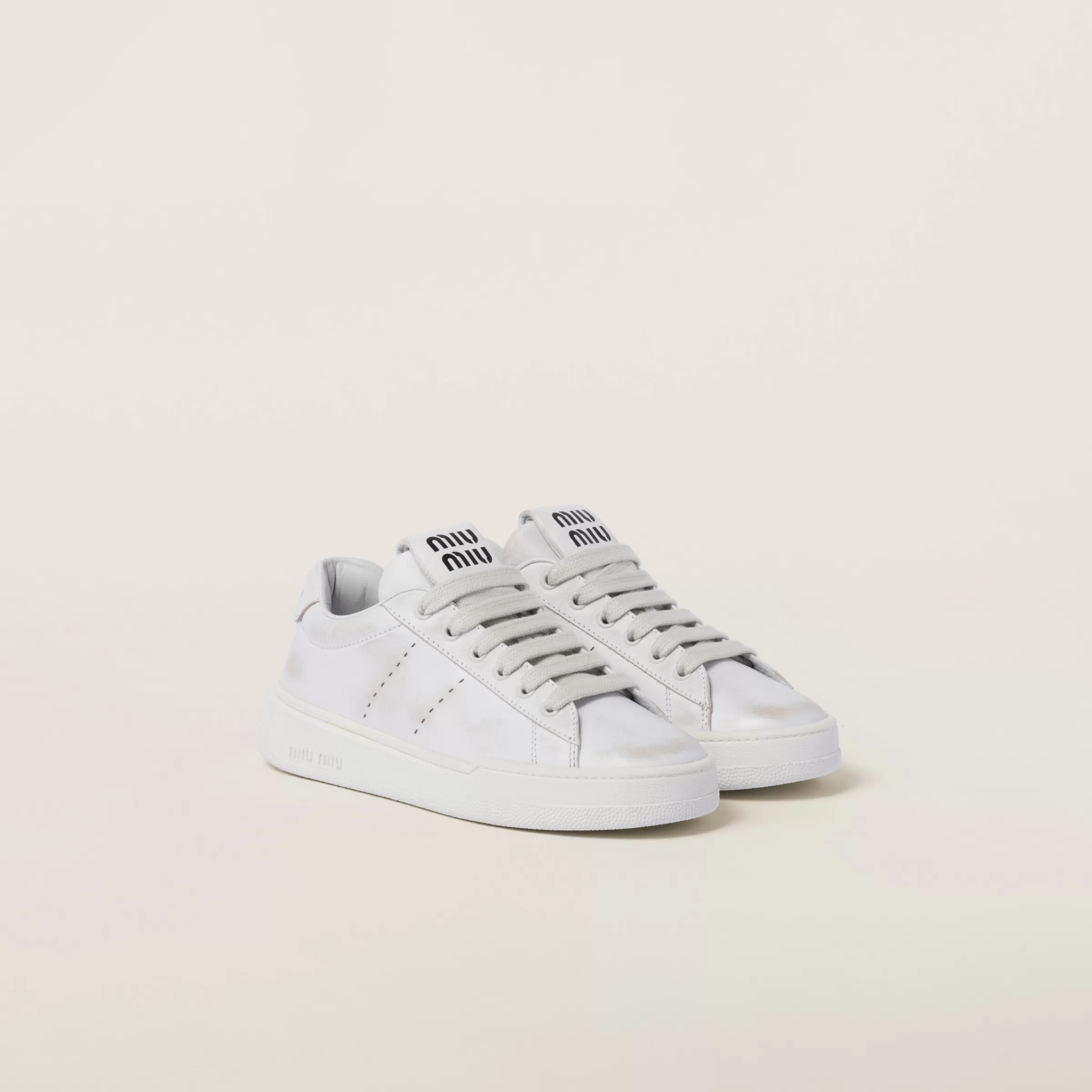 Miu Miu Sneakers in pelle decolorata Bianco Clearance